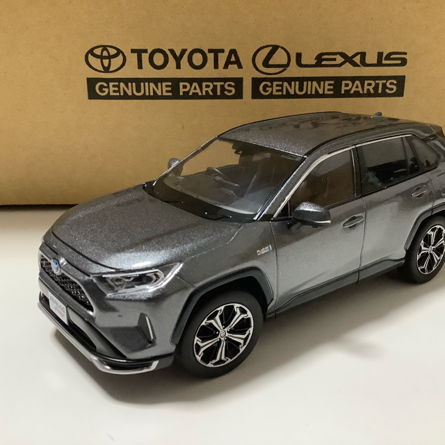 銀様専用！底値！トヨタ新型RAV4 PHVミニカー2台