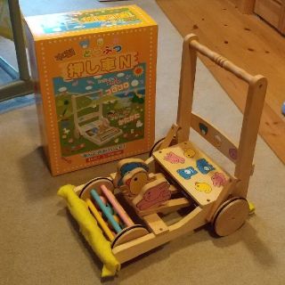 ニシマツヤ(西松屋)の木製どうぶつ押し車N(手押し車/カタカタ)