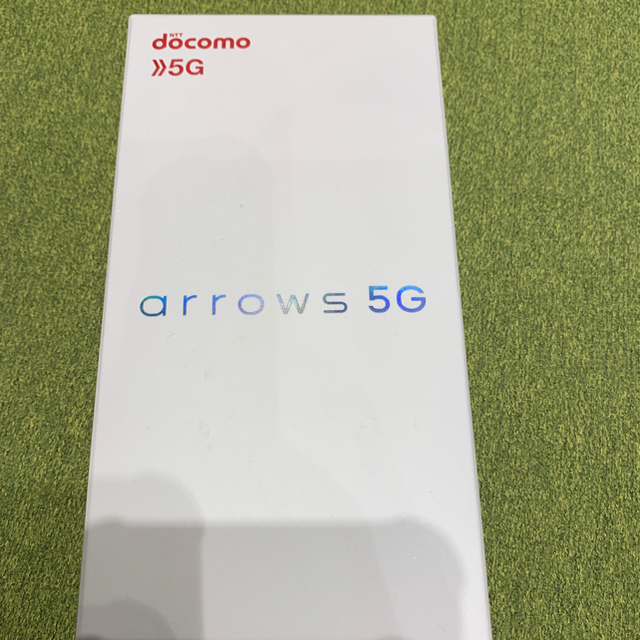 富士通(フジツウ)のmamgse様専用💨arrows 5G  128G Titaniumシルバー スマホ/家電/カメラのスマートフォン/携帯電話(スマートフォン本体)の商品写真