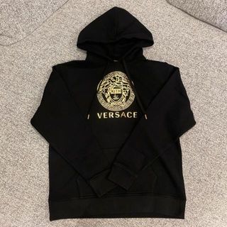 VERSACE - *激レアVersace KITH コラボ 黒パーカー Sサイズ*の VERSACE - *激レアVersace KITH コラボ 黒パーカー Sサイズ*の