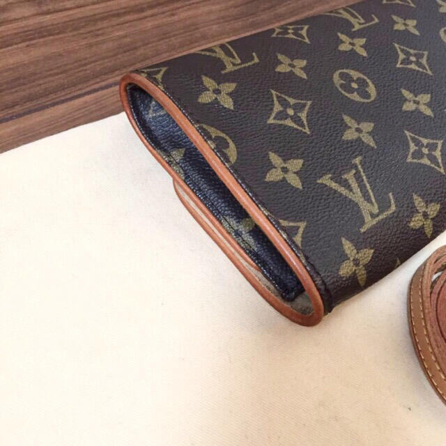 【LOUIS VUITTON】正規品　ポシェットツインGM