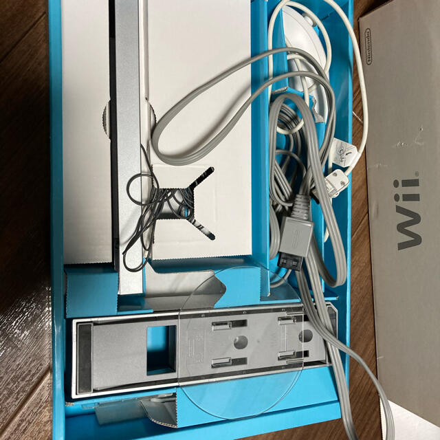 Wii(ウィー)のNintendo Wii  エンタメ/ホビーのゲームソフト/ゲーム機本体(家庭用ゲーム機本体)の商品写真