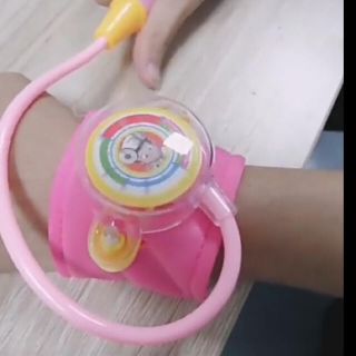【即日発送】血圧計のおもちゃ ピンク お医者さんごっこ クルクル回る(知育玩具)