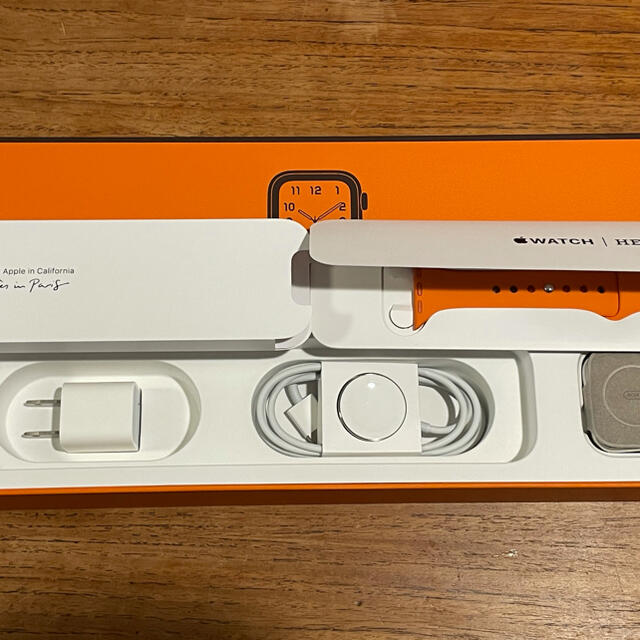 Apple Watch(アップルウォッチ)の週末値下 AppleWatch HERMES series4 40mm 画面割れ レディースのファッション小物(腕時計)の商品写真