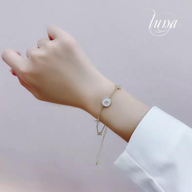 eimy istoire(エイミーイストワール)のflower★shell bracelet★zirconia 18k レディースのアクセサリー(ブレスレット/バングル)の商品写真