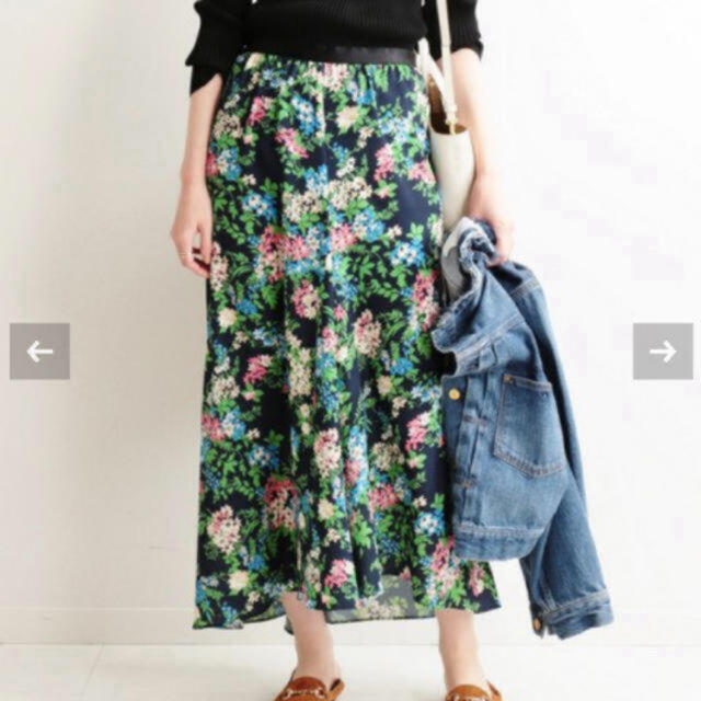 IENA(イエナ)のIENA  ボタニカルプリントスカート レディースのスカート(ロングスカート)の商品写真