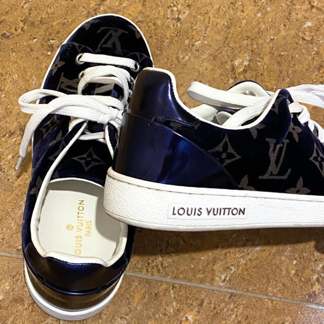 LOUIS VUITTON(ルイヴィトン)のルイヴィトンスニーカー レディースの靴/シューズ(スニーカー)の商品写真