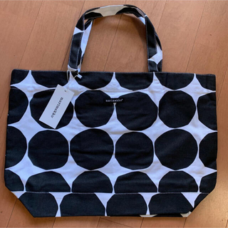 マリメッコ(marimekko)のマリメッコmarimekko ドットプリントキャンバストートバッグ 黒白(トートバッグ)