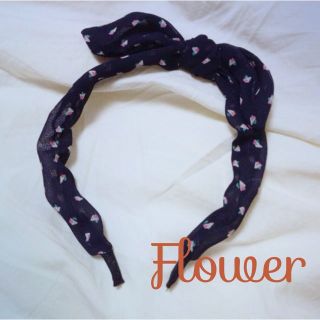 フラワー(flower)のflower**カチューシャ(カチューシャ)