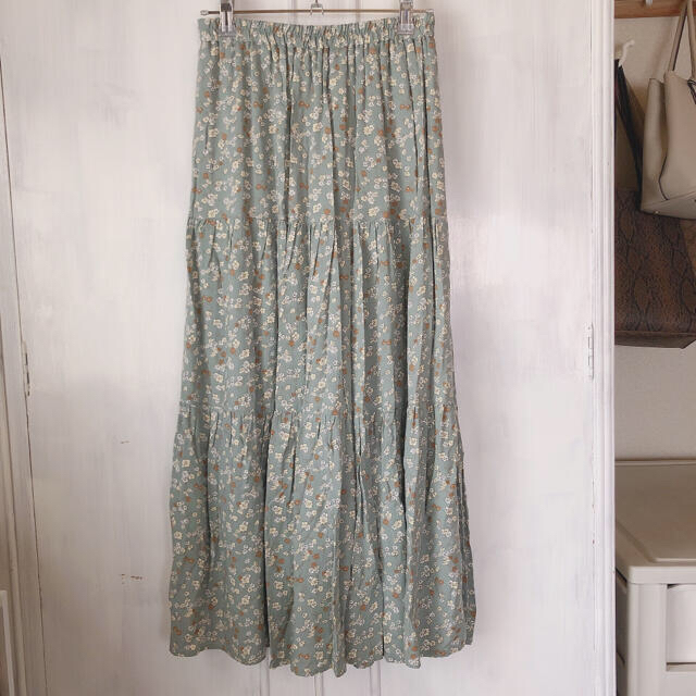 HONEYS(ハニーズ)の花柄ティアードスカート レディースのスカート(ロングスカート)の商品写真