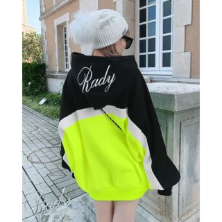 Rady - rady バックロゴパーカーの通販 by N|レディーならラクマ