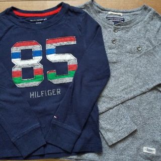 トミーヒルフィガー(TOMMY HILFIGER)のトミーヒルフィガー 長袖Tシャツ２枚（110）(Tシャツ/カットソー)