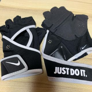 ナイキ(NIKE)のNIKE トレーニンググローブ　Sサイズ(トレーニング用品)