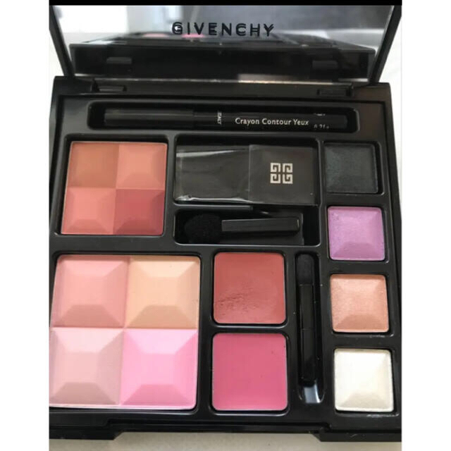 GIVENCHY(ジバンシィ)のジバンシィ　トラベル　コレクション　メイクアップ　パレット　限定品 コスメ/美容のキット/セット(コフレ/メイクアップセット)の商品写真