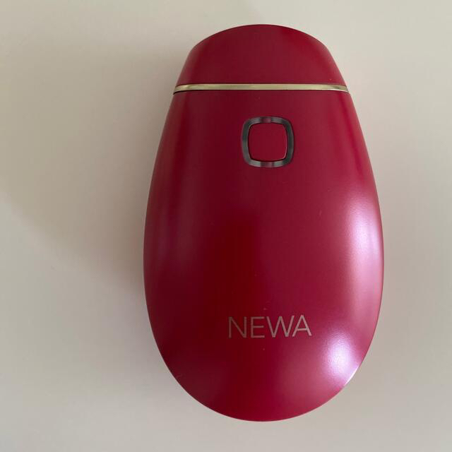 NEWAリフト 赤 スマホ/家電/カメラの美容/健康(フェイスケア/美顔器)の商品写真