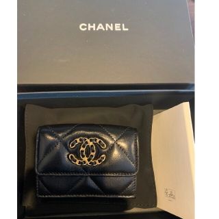 シャネル(CHANEL)のCHANEL 19 スモールウォレット 三つ折財布 黒(財布)