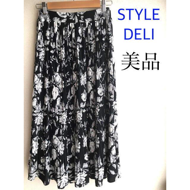 STYLE DELI(スタイルデリ)の【美品】STYLE DELI  LUXEライン♡ 花柄プリーツスカート レディースのスカート(ひざ丈スカート)の商品写真