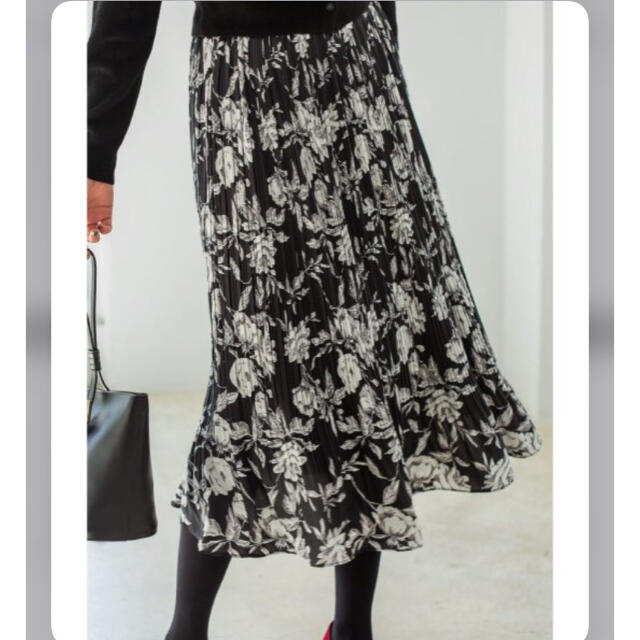 STYLE DELI(スタイルデリ)の【美品】STYLE DELI  LUXEライン♡ 花柄プリーツスカート レディースのスカート(ひざ丈スカート)の商品写真