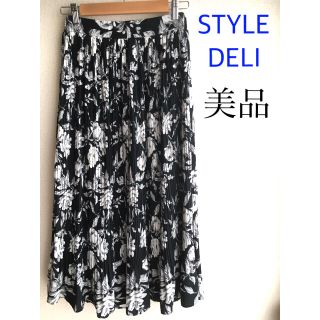 スタイルデリ(STYLE DELI)の【美品】STYLE DELI  LUXEライン♡ 花柄プリーツスカート(ひざ丈スカート)