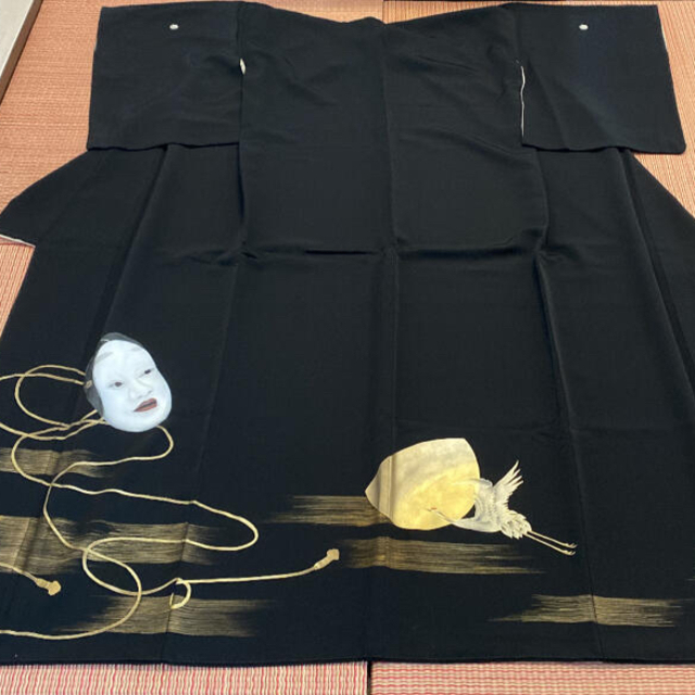 着物　留袖　黒留袖　正絹　能面　鶴 レディースの水着/浴衣(着物)の商品写真