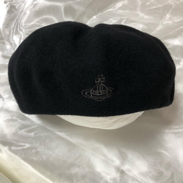 Vivienne Westwood(ヴィヴィアンウエストウッド)のviviennewestwood ヴィヴィアンウエストウッド　ベレー帽　ブラック レディースの帽子(ハンチング/ベレー帽)の商品写真