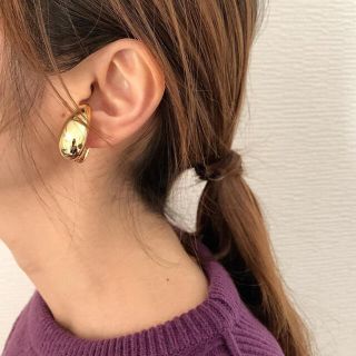 トゥモローランド(TOMORROWLAND)のMetal drop gold earcuff No.312(イヤーカフ)