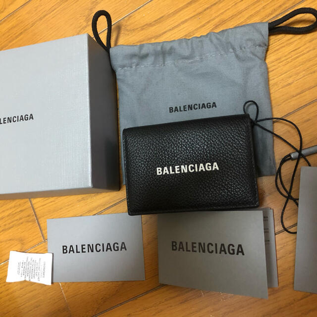 Balenciaga(バレンシアガ)のBALENCIAGA 三つ折り財布 ロゴ キャッシュ ミニウォレット メンズのファッション小物(折り財布)の商品写真