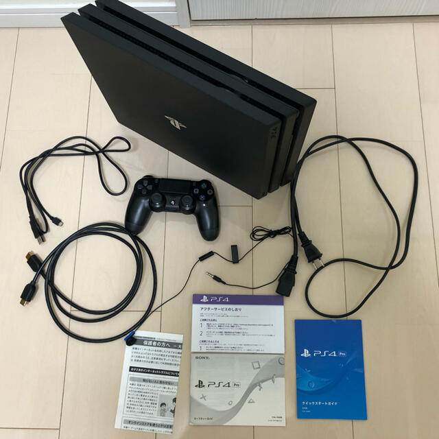 送料無料 美品 PS4 Pro 1TB 本体 CUH-7000BB01