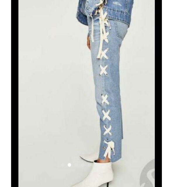 ZARA(ザラ)のZARA レースアップ ストレート デニム レディースのパンツ(デニム/ジーンズ)の商品写真