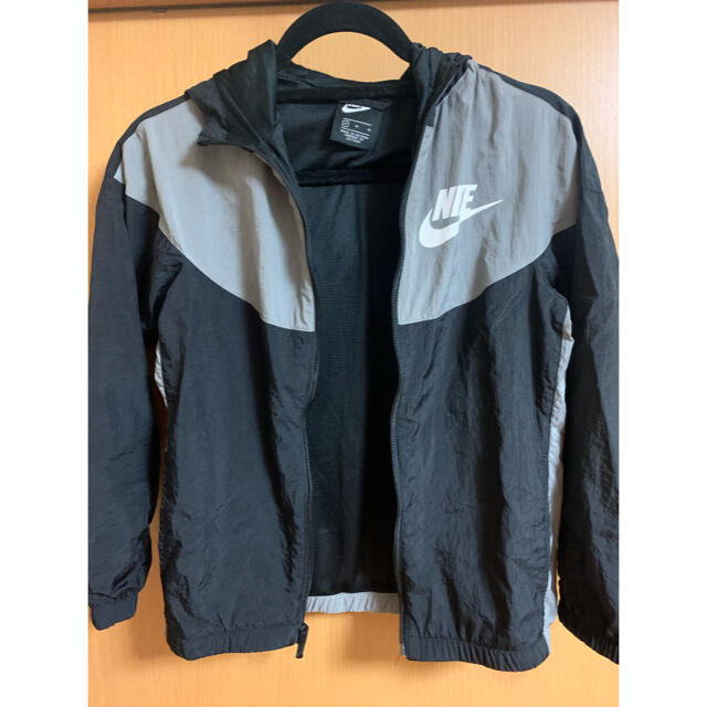 NIKE(ナイキ)のナイキナイロンジャケット キッズ/ベビー/マタニティのキッズ服男の子用(90cm~)(ジャケット/上着)の商品写真