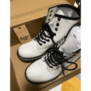 ドクターマーチン(Dr.Martens)のドクターマーチン8ホール　白ブーツ(ブーツ)