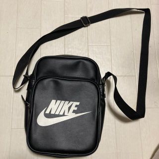 ナイキ レザー ショルダーバッグ メンズ の通販 13点 Nikeのメンズを買うならラクマ ナイキ レザー ショルダーバッグ メンズ の通販 13点 Nikeのメンズを買うならラクマ