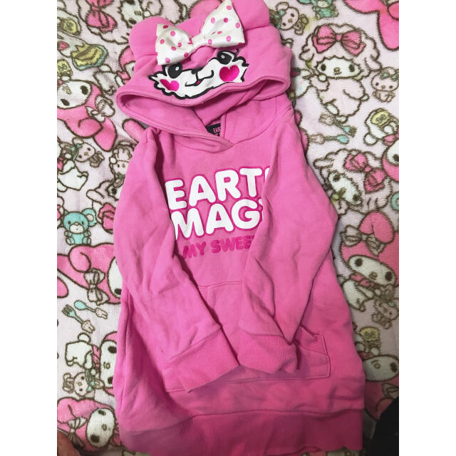 EARTHMAGIC(アースマジック)のパーカーワンピース キッズ/ベビー/マタニティのキッズ服女の子用(90cm~)(ワンピース)の商品写真