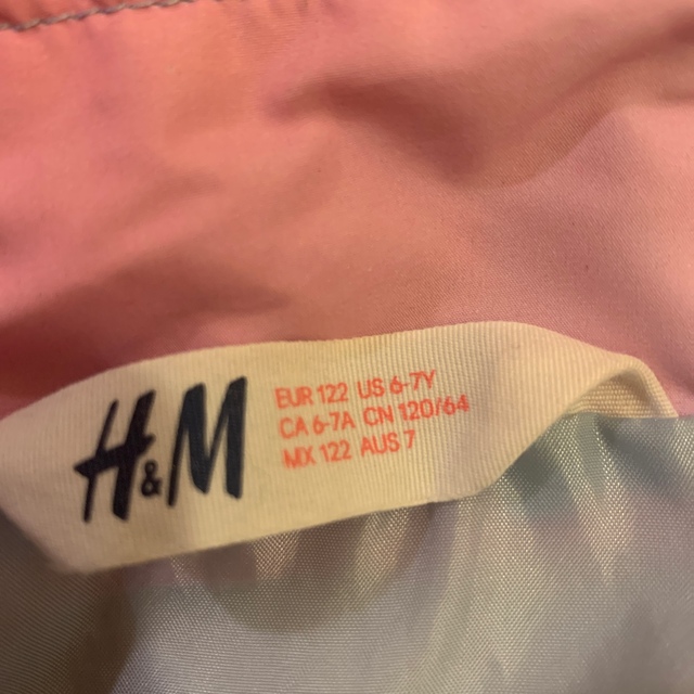 H&M(エイチアンドエム)のアナ雪　H&M ウィンドブレーカー 120 キッズ/ベビー/マタニティのキッズ服女の子用(90cm~)(ジャケット/上着)の商品写真