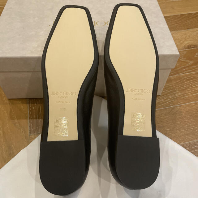 JIMMY CHOO(ジミーチュウ)のジミーチュー　新品未使用　フラット　パンプス レディースの靴/シューズ(ハイヒール/パンプス)の商品写真