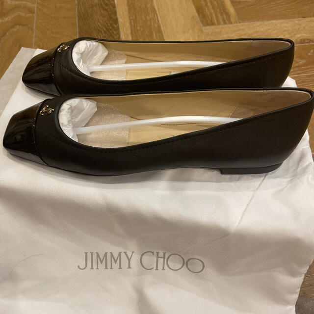 JIMMY CHOO(ジミーチュウ)のジミーチュー　新品未使用　フラット　パンプス レディースの靴/シューズ(ハイヒール/パンプス)の商品写真