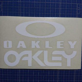 オークリー(Oakley)のカッティングシート加工(アクセサリー)