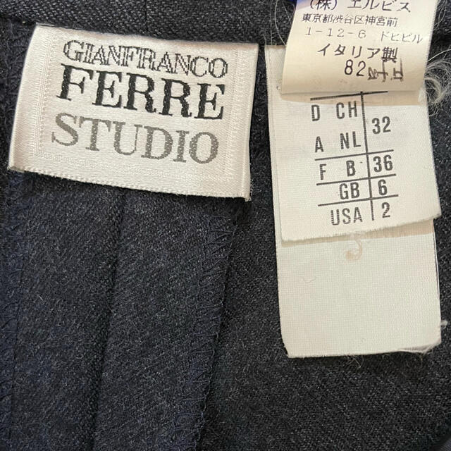 Gianfranco FERRE(ジャンフランコフェレ)のジャンフランコフェレ　パンツ レディースのパンツ(カジュアルパンツ)の商品写真