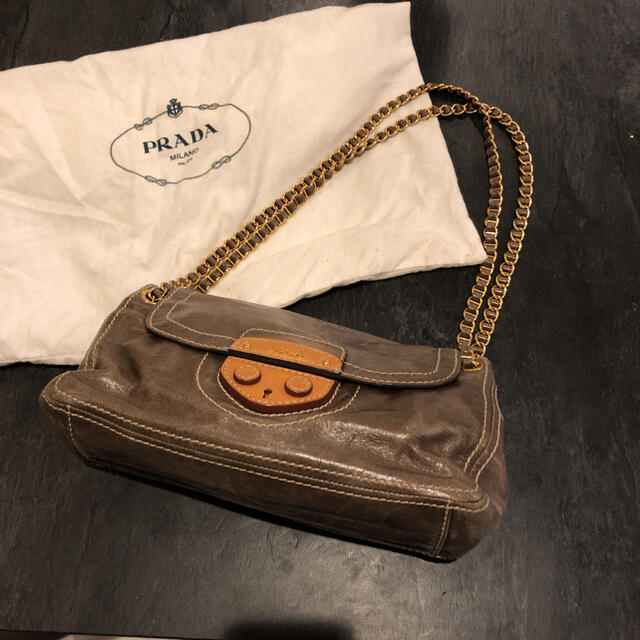 PRADA チェーンバック