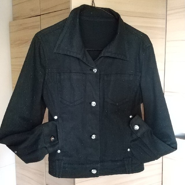 黒デニムジャケット レディースのジャケット/アウター(Gジャン/デニムジャケット)の商品写真
