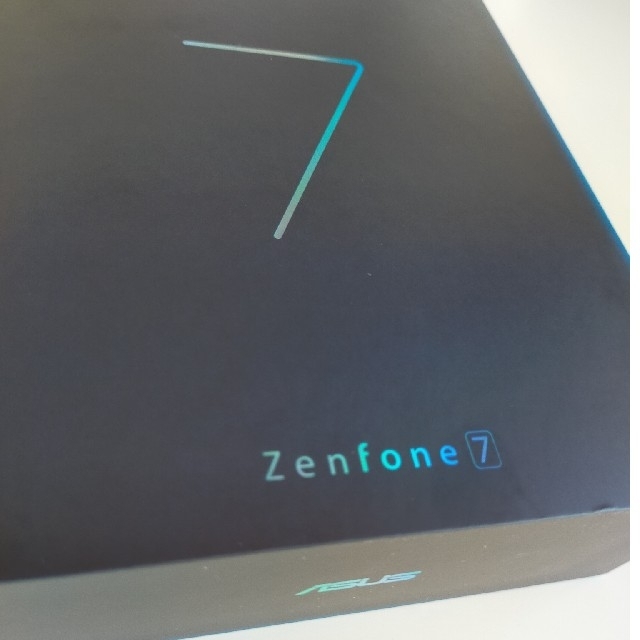 新品　未開封　zenfone7