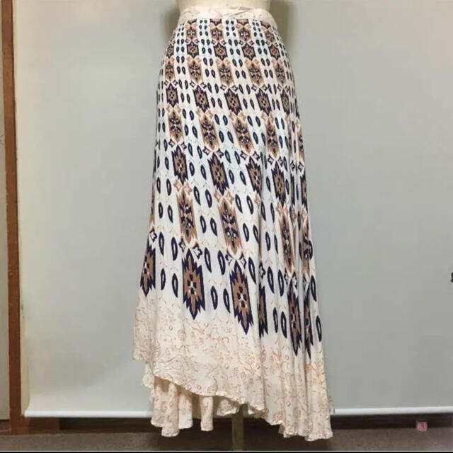 Ungrid(アングリッド)の最終価格★Ungrid✰︎エスニックプリントラップスカート✰︎送料込み レディースのスカート(ロングスカート)の商品写真