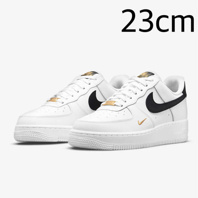 NIKE(ナイキ)のWMNS AIRFORCE 1 '07 ESS エアフォース エッセンシャル レディースの靴/シューズ(スニーカー)の商品写真