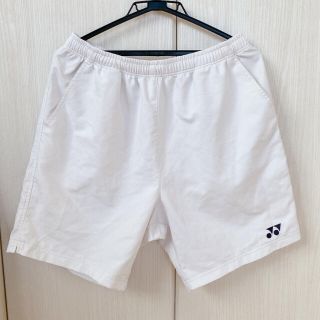 ヨネックス(YONEX)のヨネックス 白ハーフパンツ（サイズL）(ウェア)