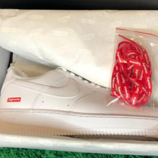 Supreme(シュプリーム)の【28cm】Supreme®/Nike® Air Force 1 Low メンズの靴/シューズ(スニーカー)の商品写真