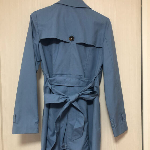 PATTERN fiona(パターンフィオナ)のレディース、トレンチコート、ブルー レディースのジャケット/アウター(トレンチコート)の商品写真