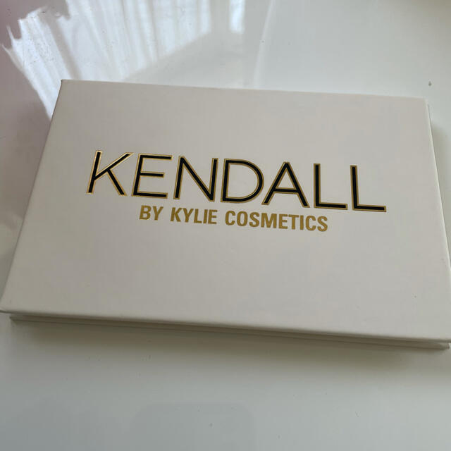 Kylie Cosmetics(カイリーコスメティックス)のKendall by Kylie Cosmetics  コスメ/美容のベースメイク/化粧品(アイシャドウ)の商品写真