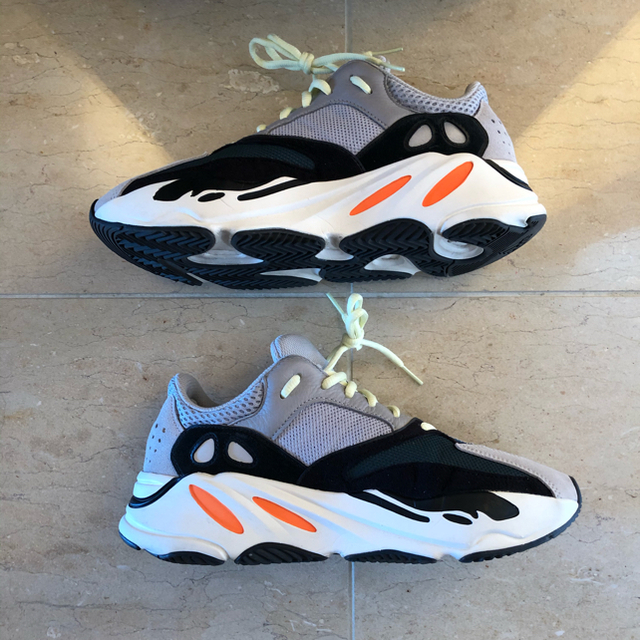 adidas(アディダス)のADIDAS YEEZY BOOST 700 WAVE RUNNER メンズの靴/シューズ(スニーカー)の商品写真