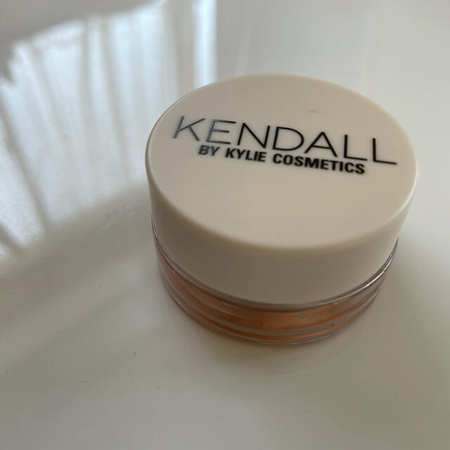 Kylie Cosmetics(カイリーコスメティックス)のKendall by Kylie Cosmetics  コスメ/美容のベースメイク/化粧品(リップグロス)の商品写真