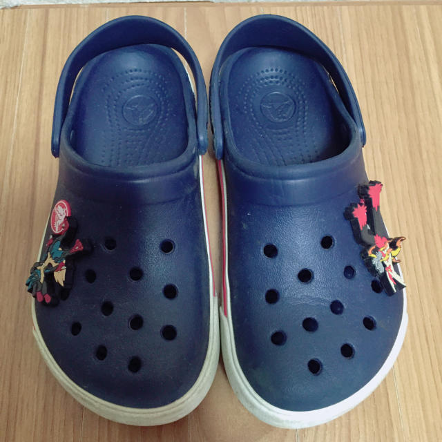 crocs(クロックス)のkids クロックス キッズ/ベビー/マタニティのキッズ靴/シューズ(15cm~)(サンダル)の商品写真